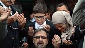 Deah Barakat Yusor Muhammed Ebu Salha Razan Muhammed Ebu Salha ile ilgili gÃ¶rsel sonucu